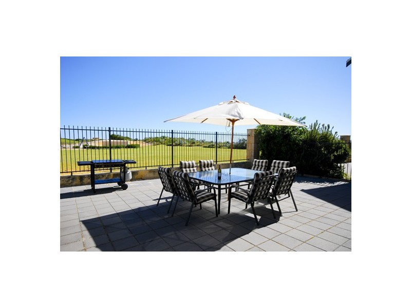 2/408 Robertson Road, Ledge Point WA 6043