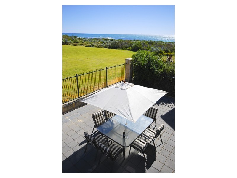 2/408 Robertson Road, Ledge Point WA 6043