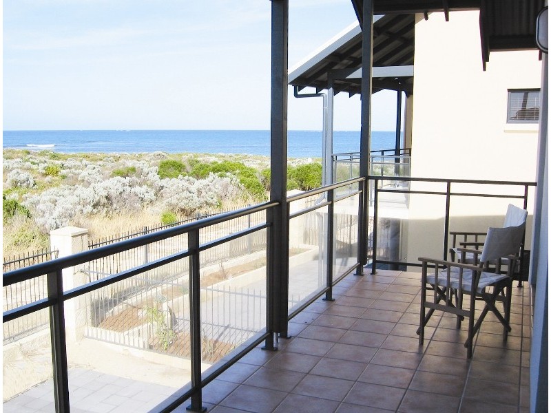 2/408 Robertson Road, Ledge Point WA 6043