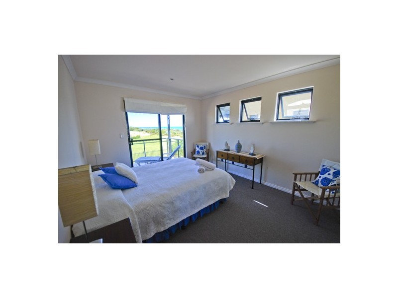 2/408 Robertson Road, Ledge Point WA 6043