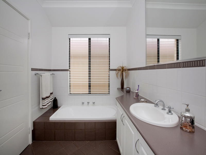 64 Milano Avenue, Stirling WA 6021