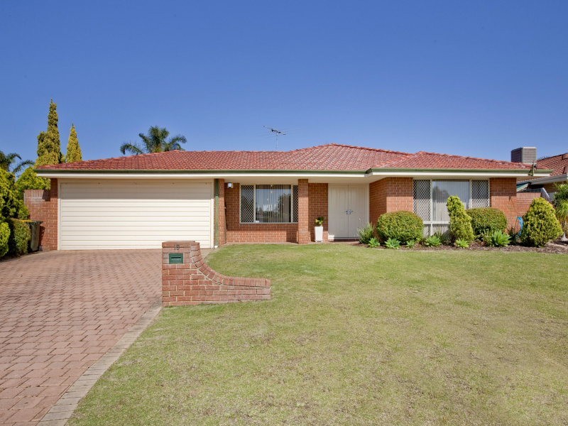 15 Woodlands Grove, Hocking WA 6065
