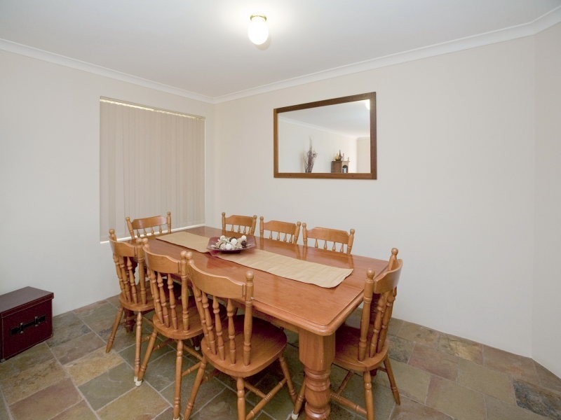 15 Woodlands Grove, Hocking WA 6065