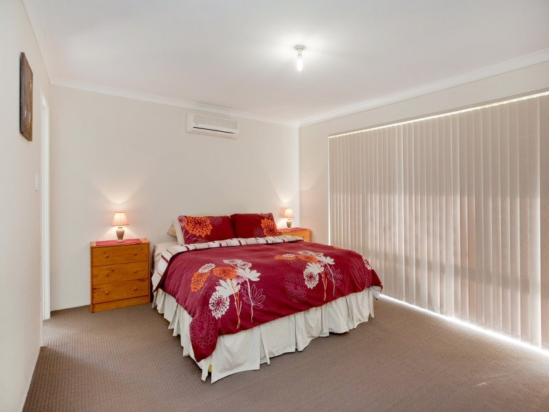 15 Woodlands Grove, Hocking WA 6065