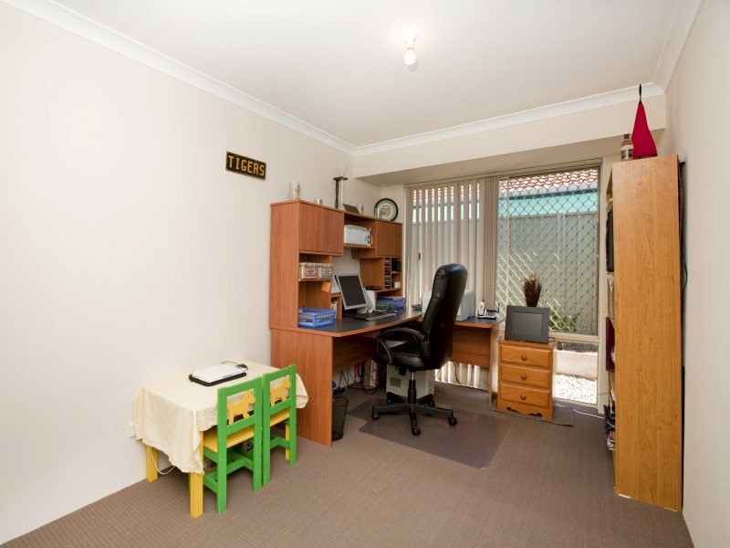 15 Woodlands Grove, Hocking WA 6065