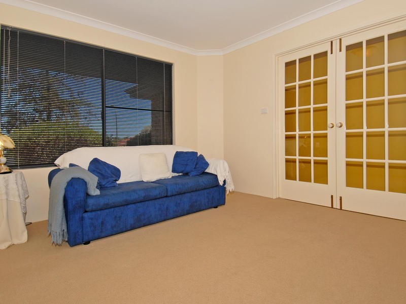 31 Carisbrooke Loop, Hocking WA 6065