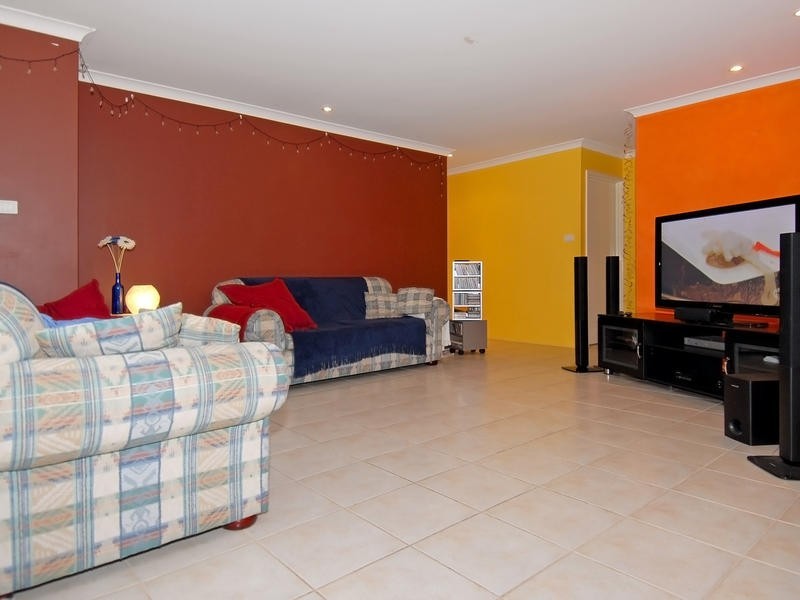 31 Carisbrooke Loop, Hocking WA 6065