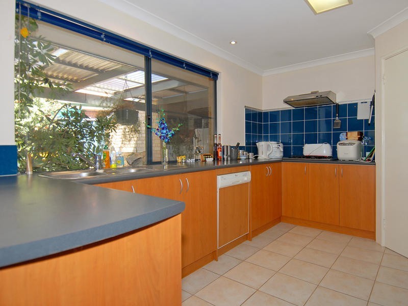 31 Carisbrooke Loop, Hocking WA 6065