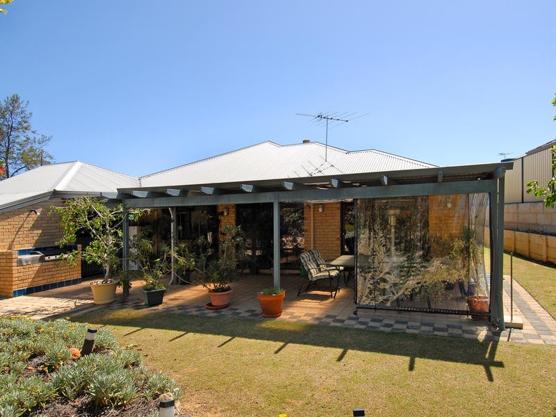 31 Carisbrooke Loop, Hocking WA 6065