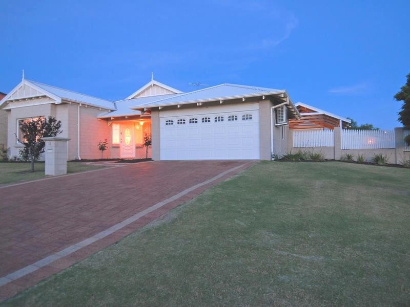 11 Holroyd Link, Wanneroo WA 6065