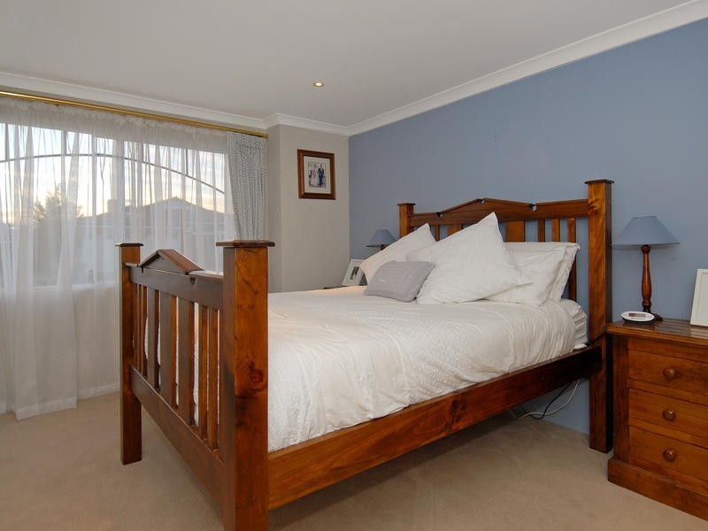 11 Holroyd Link, Wanneroo WA 6065