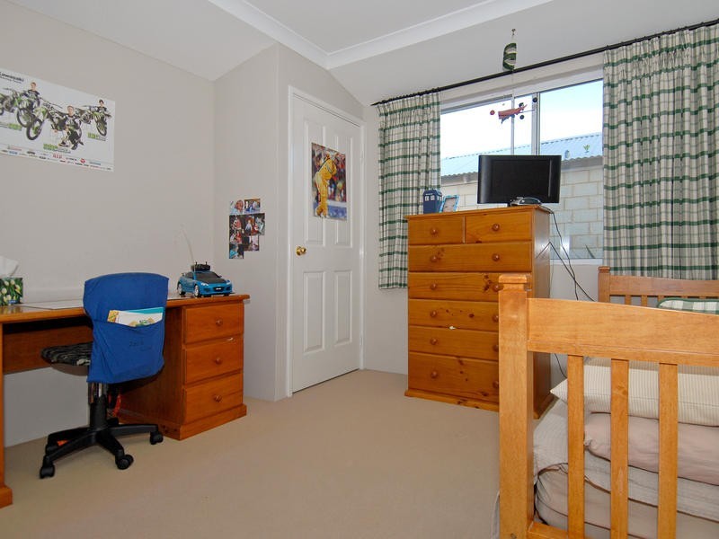 11 Holroyd Link, Wanneroo WA 6065