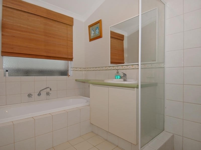 11 Holroyd Link, Wanneroo WA 6065