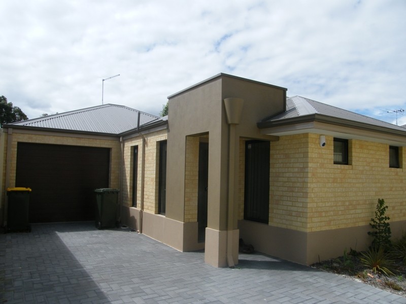 2/36 Leach Road, Wanneroo WA 6065