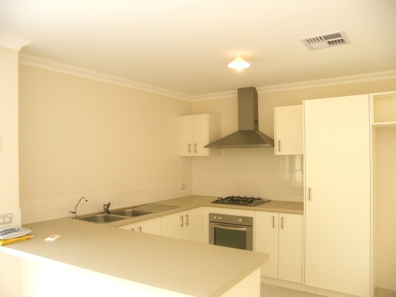 2/36 Leach Road, Wanneroo WA 6065