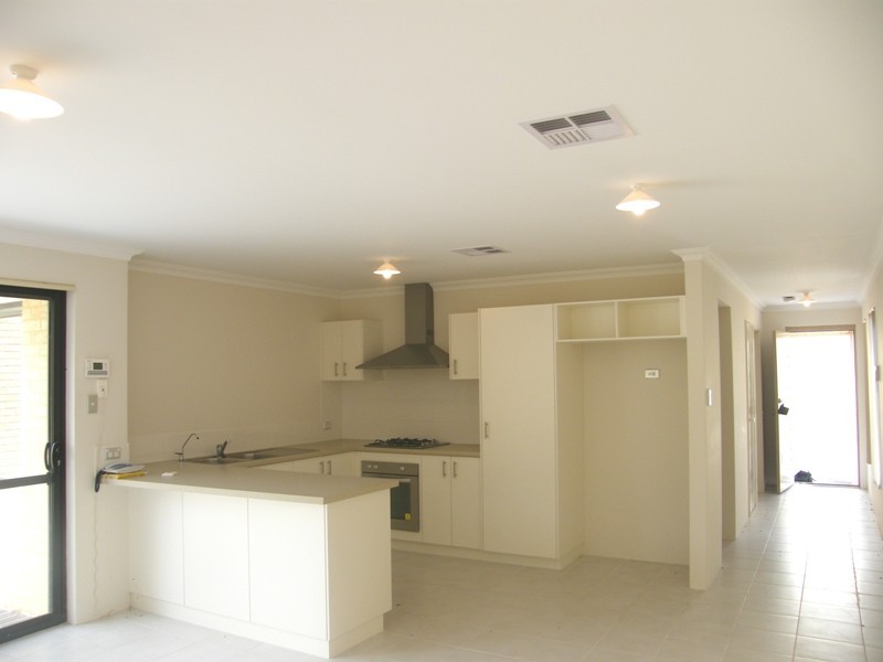 2/36 Leach Road, Wanneroo WA 6065