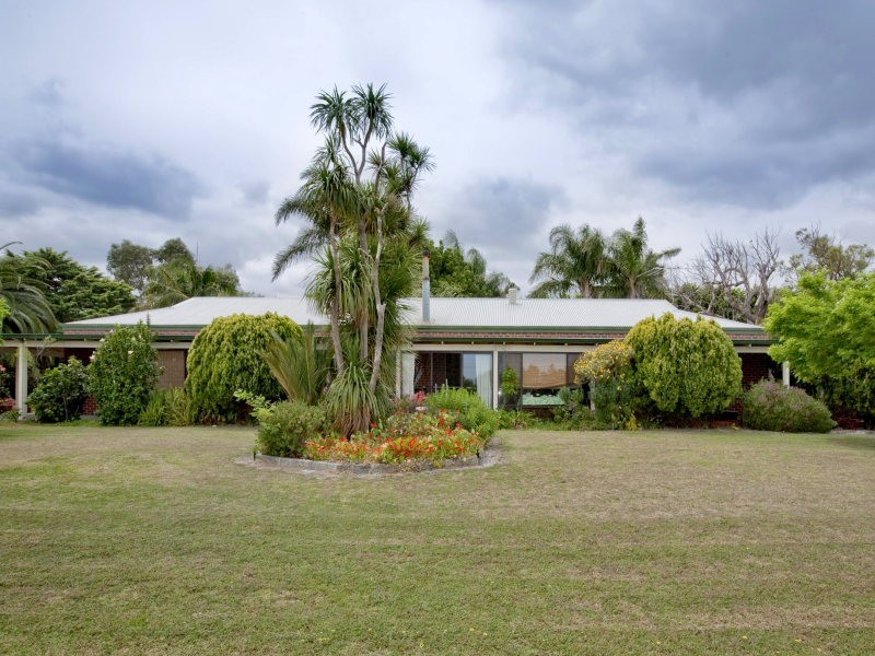 71 Lakeview Street, Wanneroo WA 6065