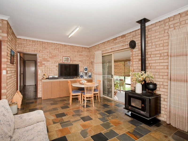 71 Lakeview Street, Wanneroo WA 6065