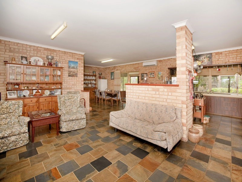 71 Lakeview Street, Wanneroo WA 6065