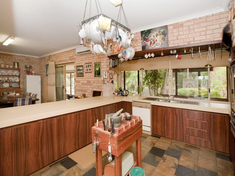 71 Lakeview Street, Wanneroo WA 6065