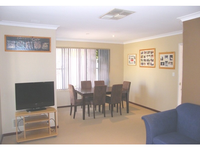 11 Meadow Place, Hocking WA 6065