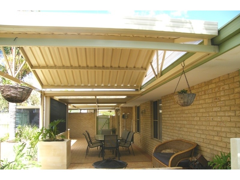 11 Meadow Place, Hocking WA 6065