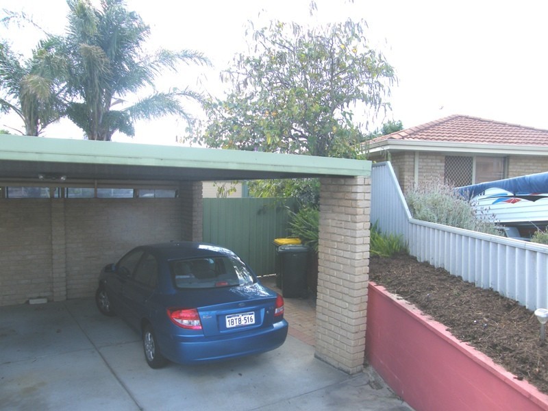 11 Meadow Place, Hocking WA 6065