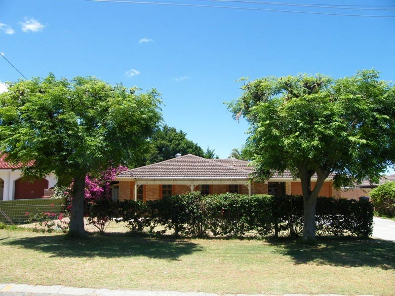 27 Wallawa Street, Wanneroo WA 6065