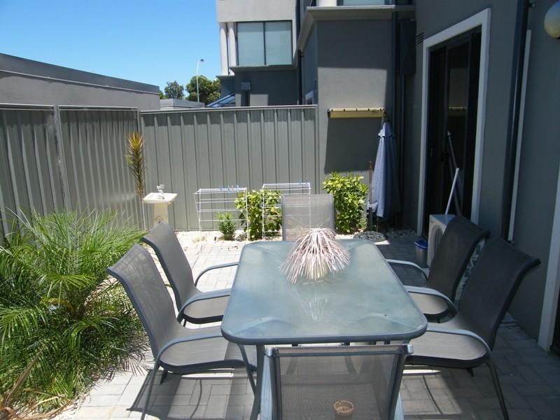 11/1 Sunlander Drive, Currambine WA 6028