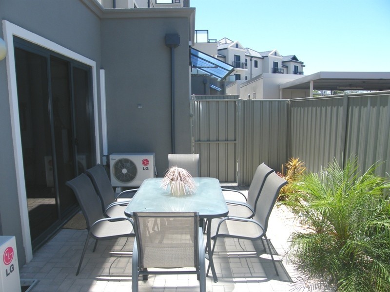 11/1 Sunlander Drive, Currambine WA 6028