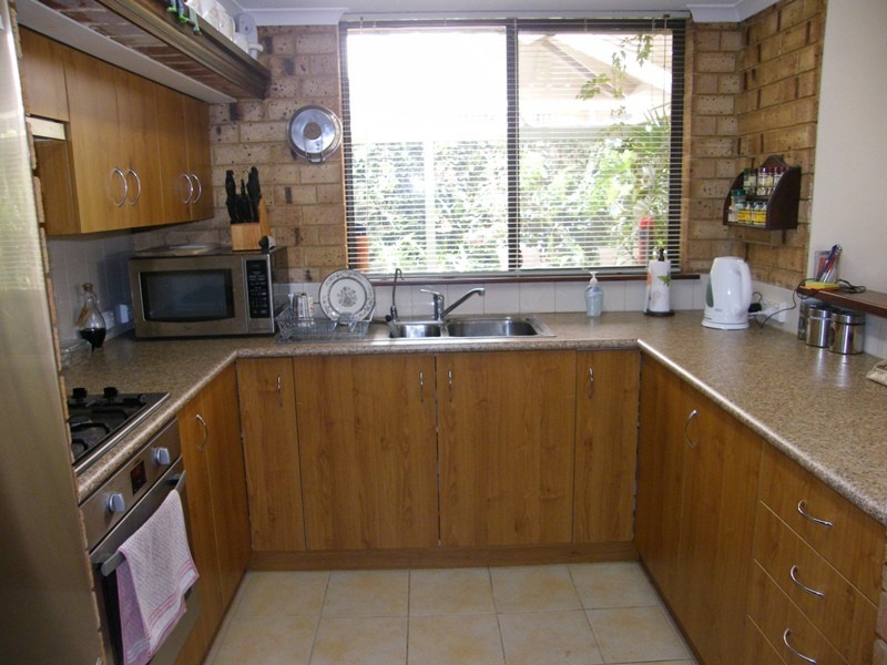 4 Woodlands Grove, Hocking WA 6065