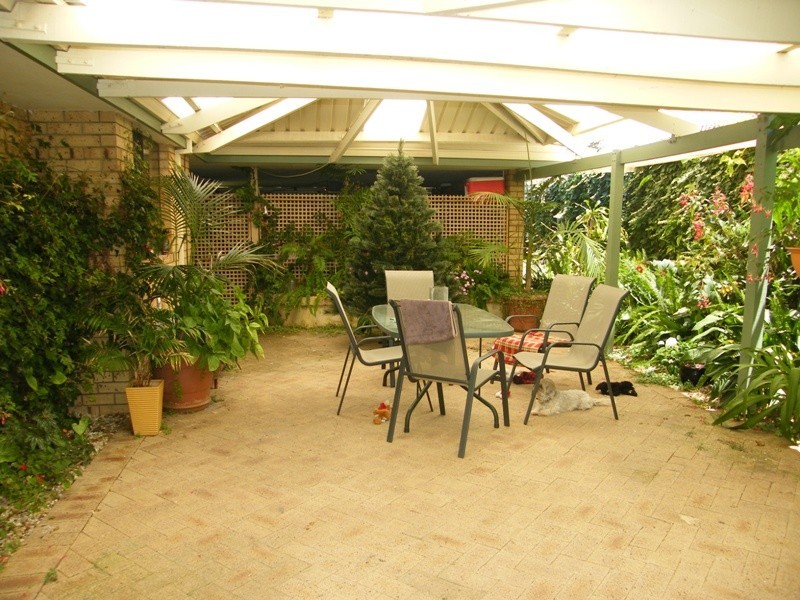 4 Woodlands Grove, Hocking WA 6065