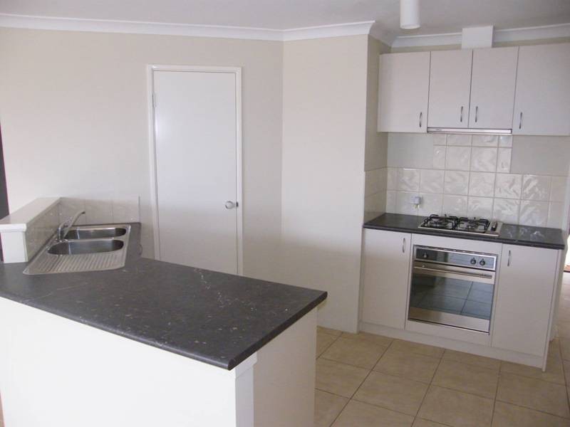 33 St. Louis Avenue, Hocking WA 6065