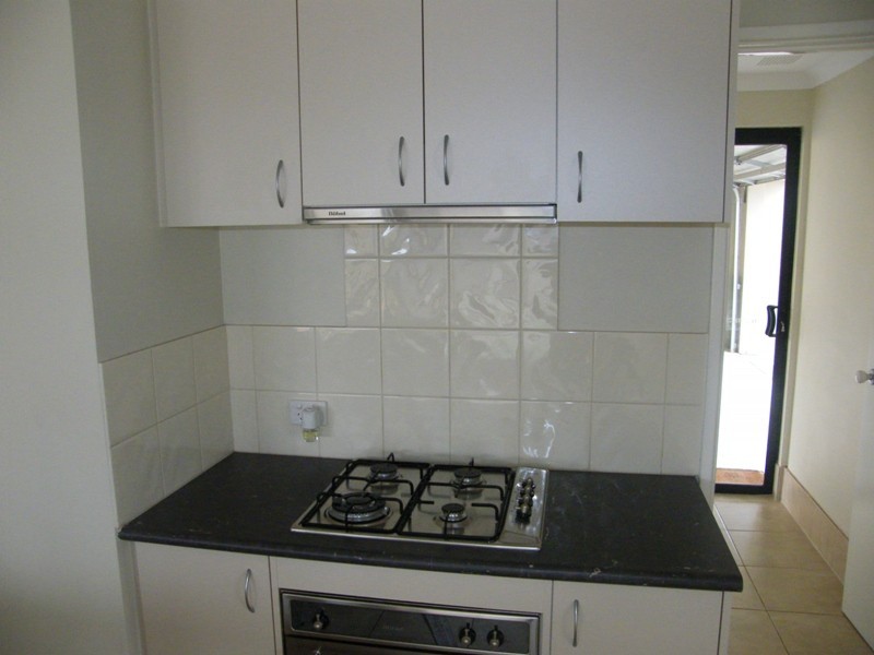 33 St. Louis Avenue, Hocking WA 6065