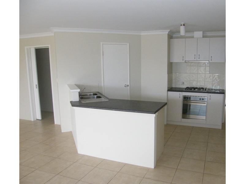 33 St. Louis Avenue, Hocking WA 6065