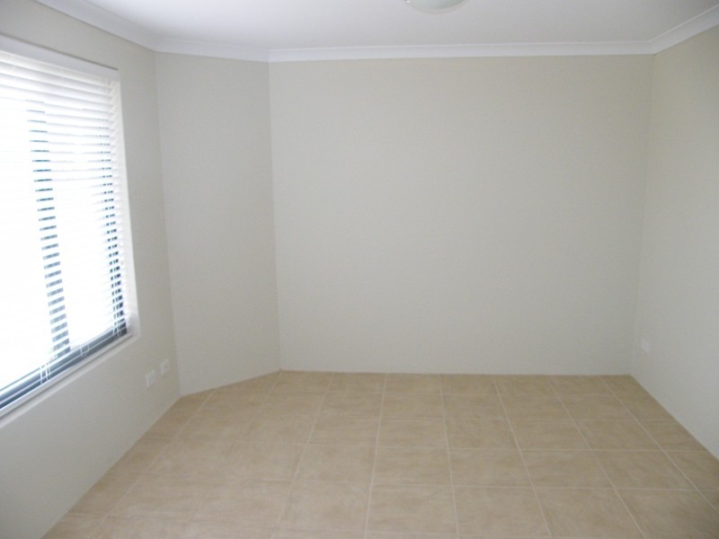 33 St. Louis Avenue, Hocking WA 6065