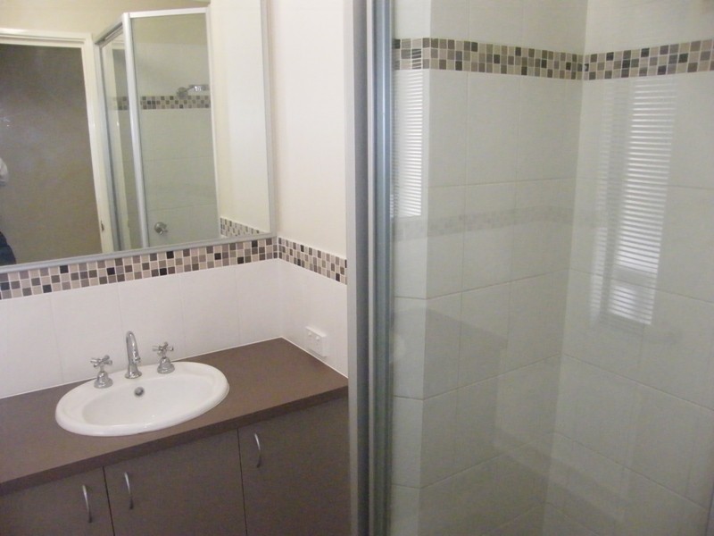 33 St. Louis Avenue, Hocking WA 6065