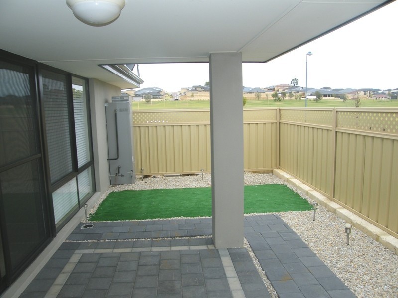 33 St. Louis Avenue, Hocking WA 6065