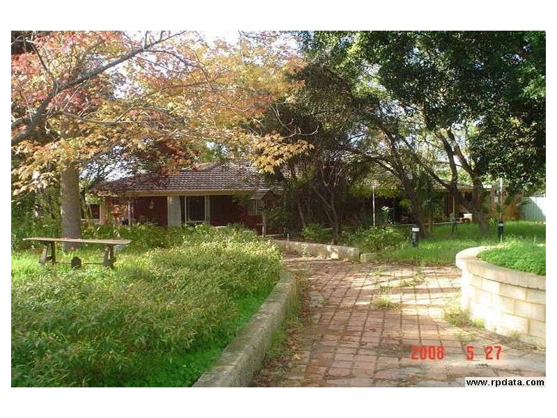 98 Coogee Road, Mariginiup WA 6065