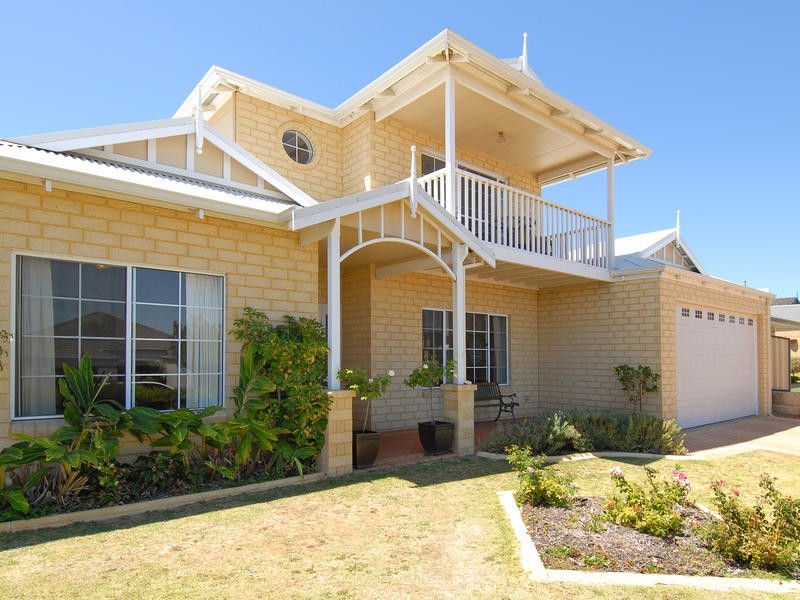 12 Monaro Way, Hocking WA 6065