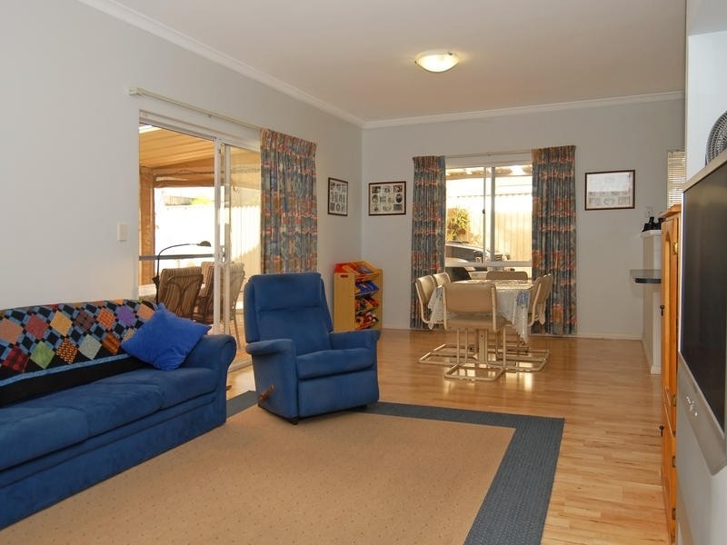 12 Monaro Way, Hocking WA 6065
