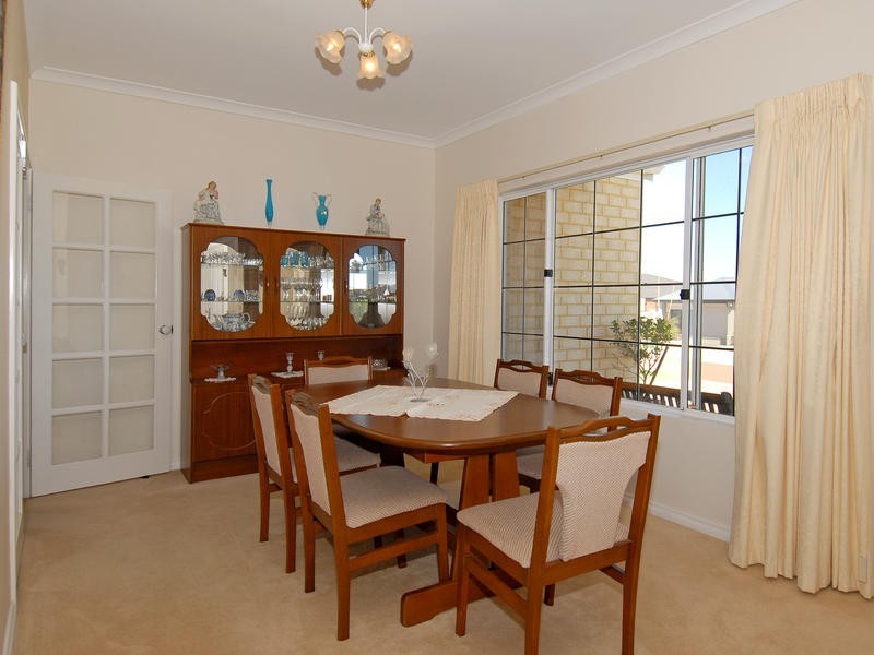 12 Monaro Way, Hocking WA 6065
