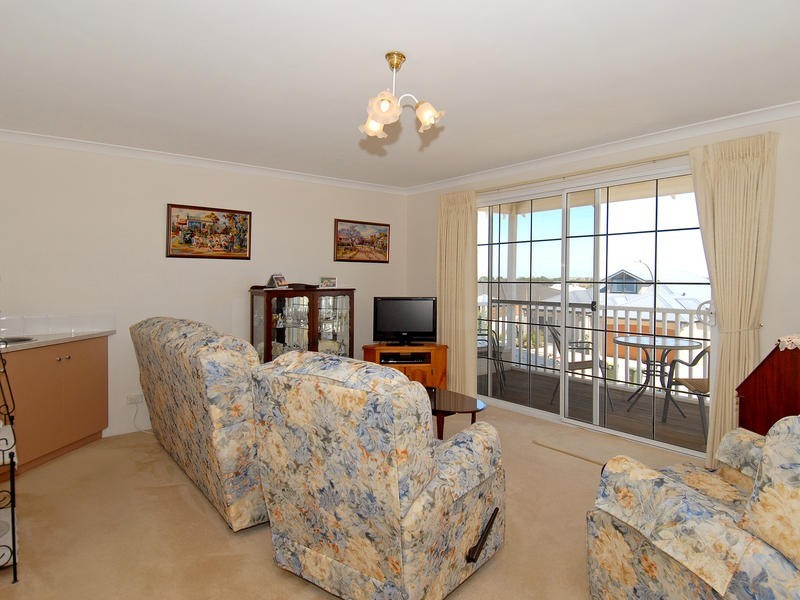 12 Monaro Way, Hocking WA 6065