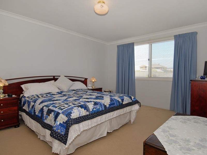 12 Monaro Way, Hocking WA 6065