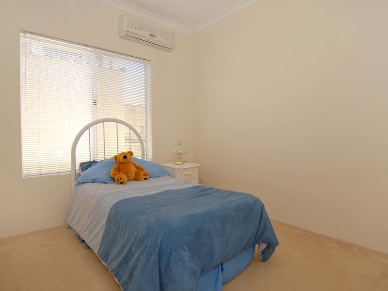 12 Monaro Way, Hocking WA 6065