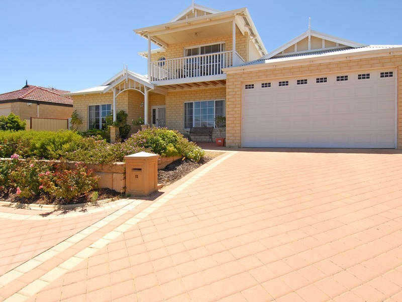 12 Monaro Way, Hocking WA 6065