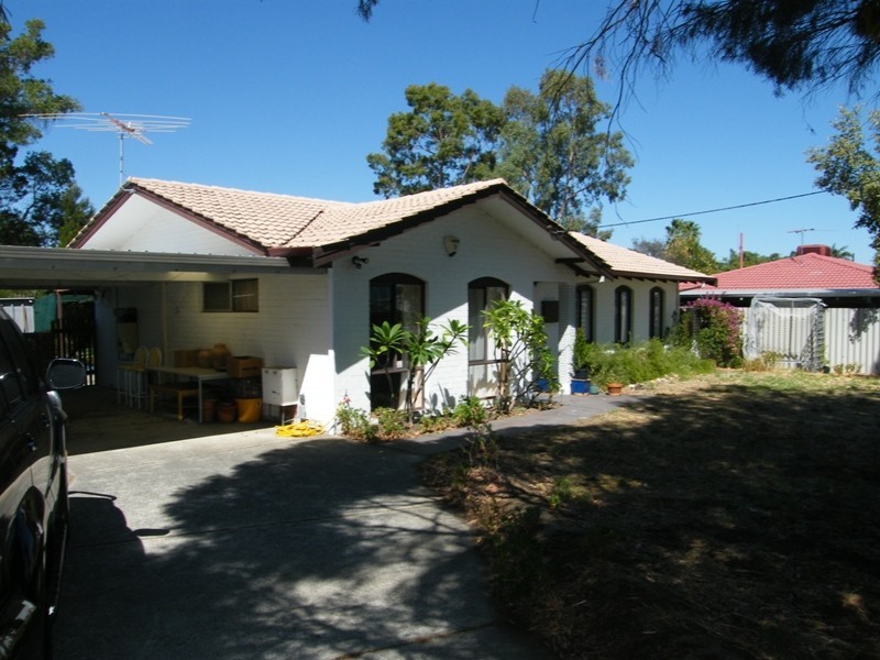 2 Elizabeth Road, Wanneroo WA 6065