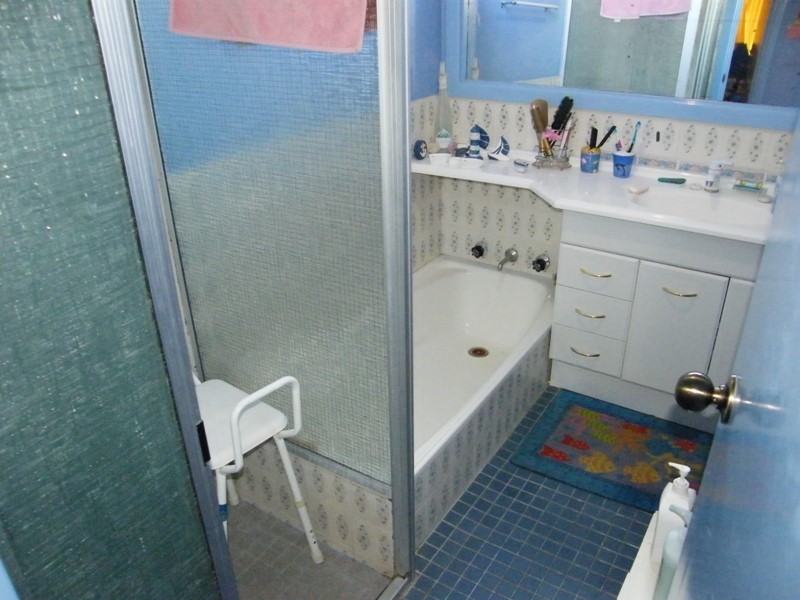 2 Elizabeth Road, Wanneroo WA 6065