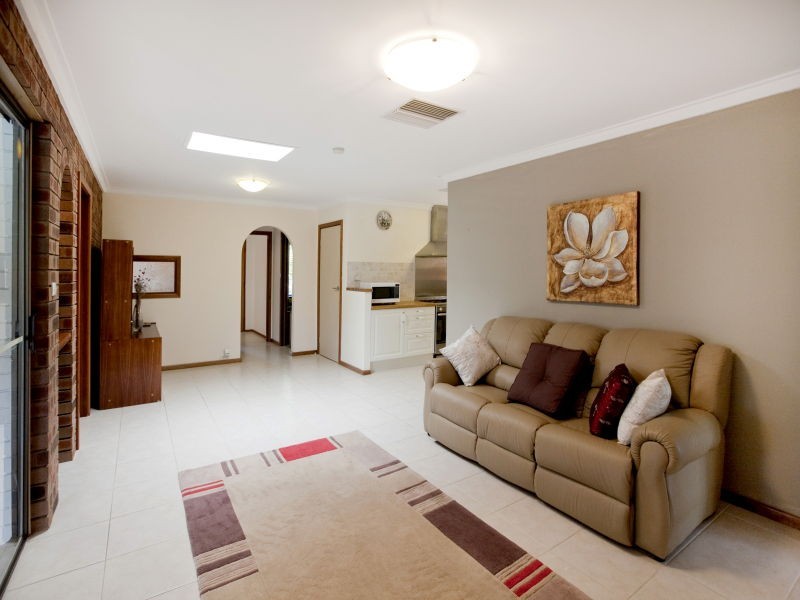 17 Mundi Place, Wanneroo WA 6065