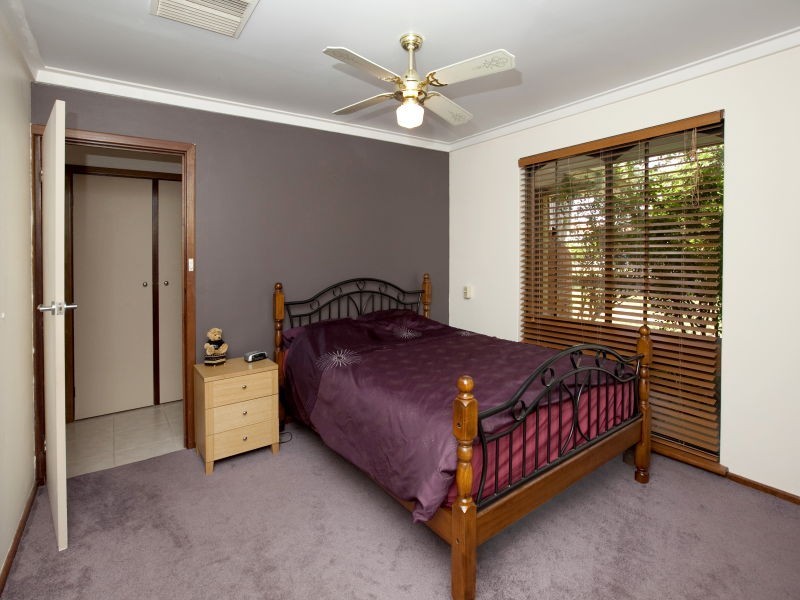 17 Mundi Place, Wanneroo WA 6065